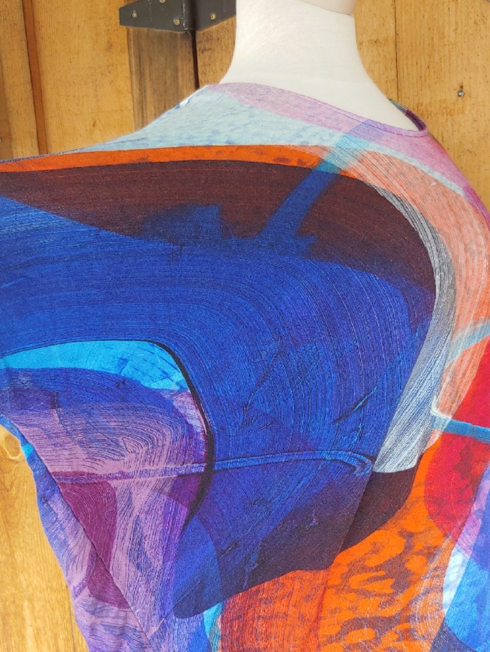Vibrant Multi-Color Abstract Tunic Top - Picture 4 of 8